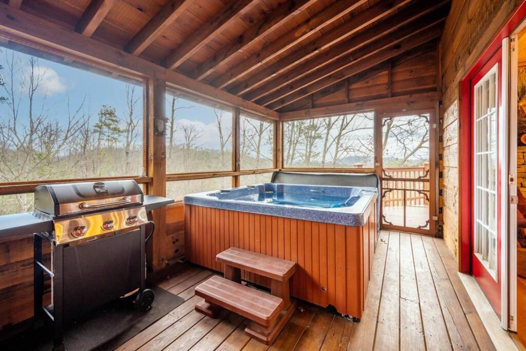 Over The Mountain - Smoky Mountain View Cabin Sevierville Exterior photo