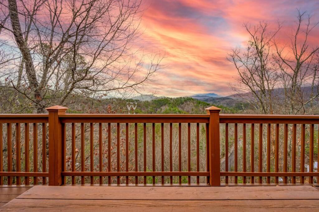 Over The Mountain - Smoky Mountain View Cabin Sevierville Exterior photo