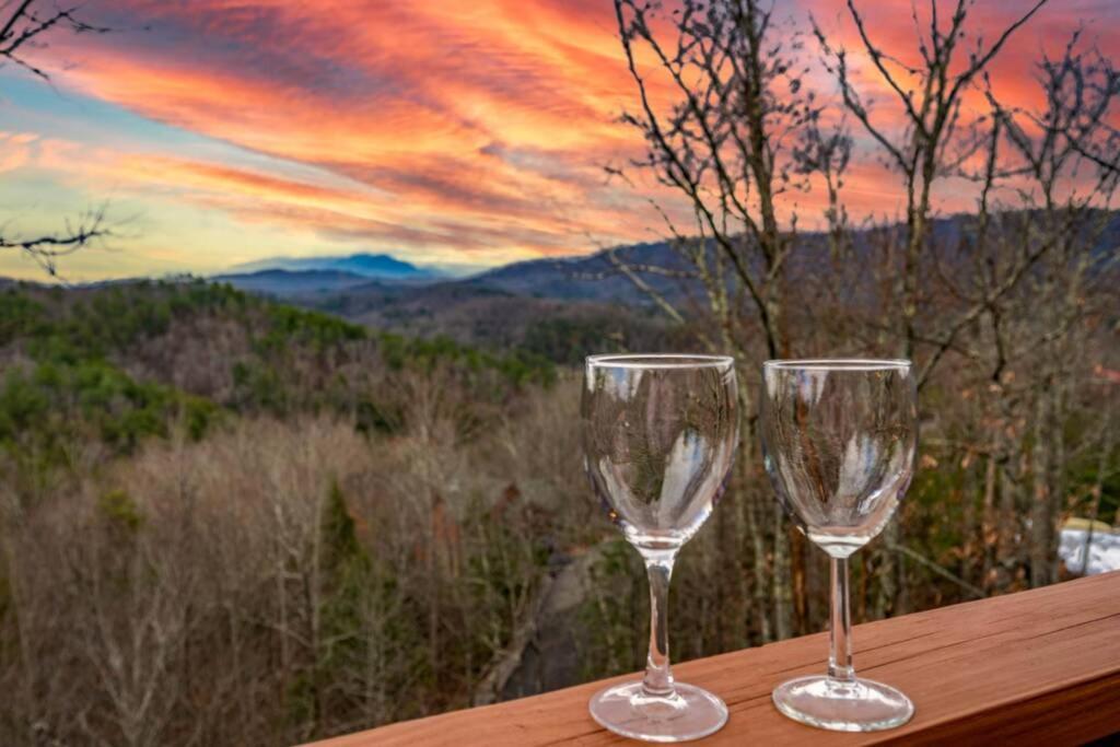 Over The Mountain - Smoky Mountain View Cabin Sevierville Exterior photo