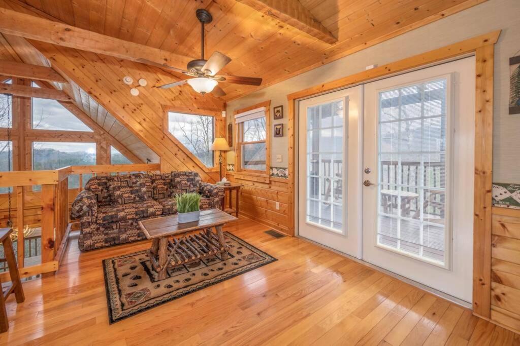 Over The Mountain - Smoky Mountain View Cabin Sevierville Exterior photo