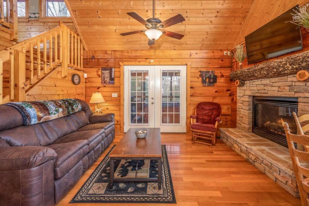 Over The Mountain - Smoky Mountain View Cabin Sevierville Exterior photo