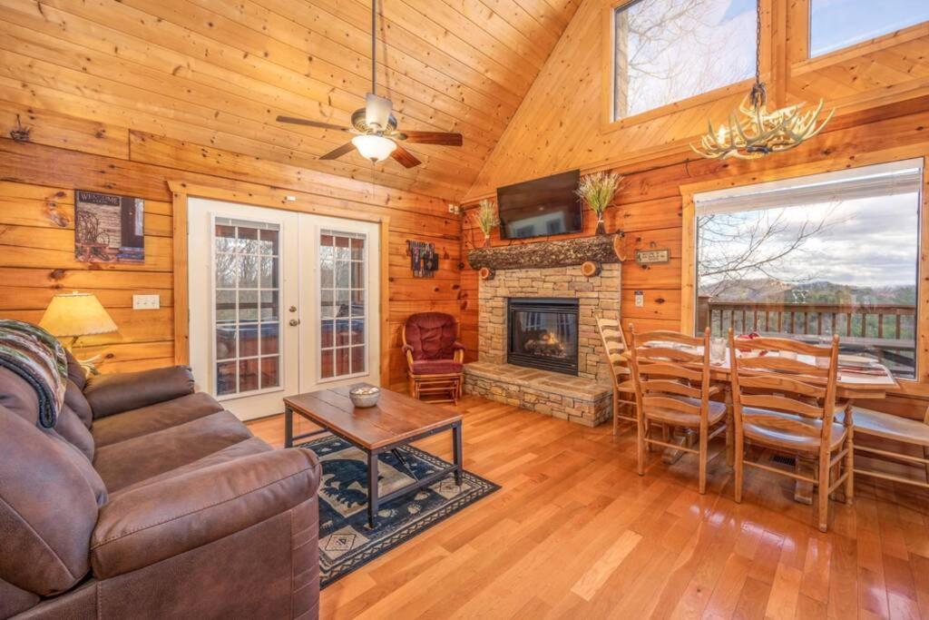 Over The Mountain - Smoky Mountain View Cabin Sevierville Exterior photo